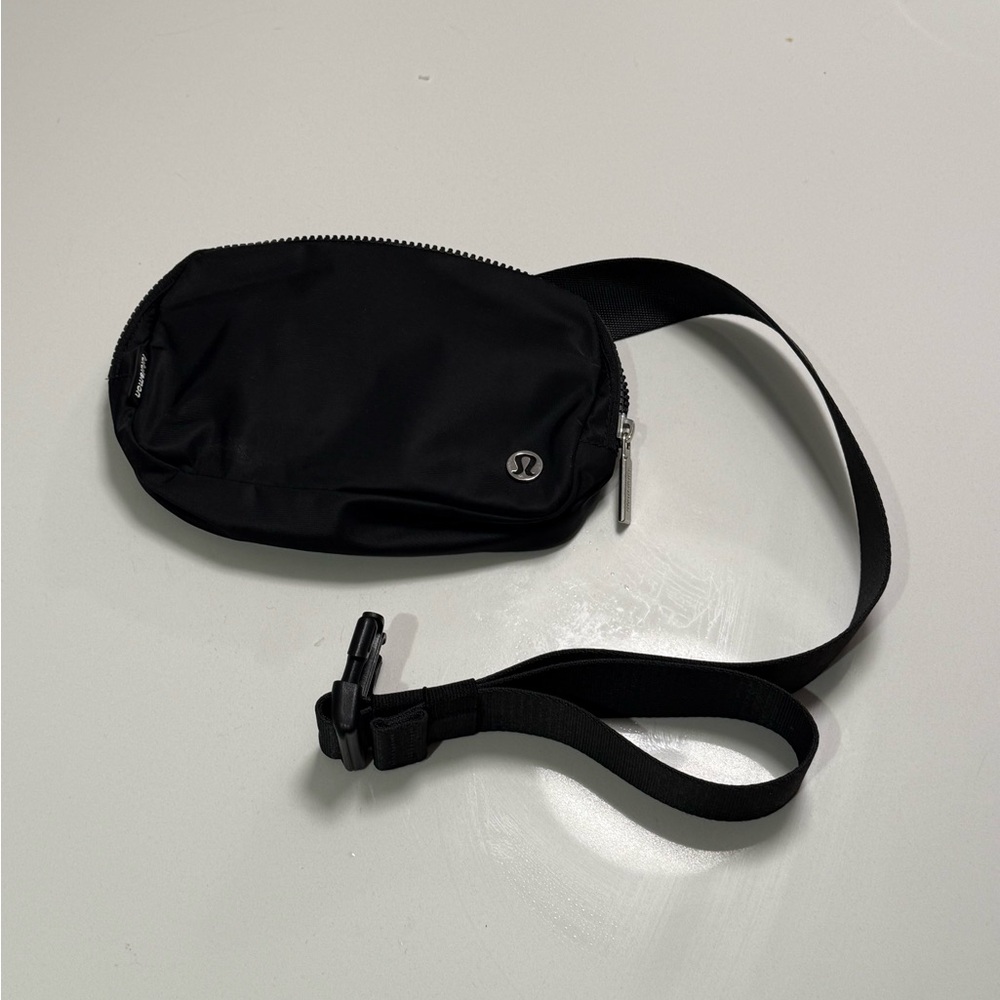 lululemon athletica Black Men’s Belt Bag